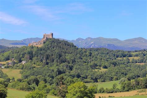 Webcam de Murol dans le 63 : panorama sur le Château。